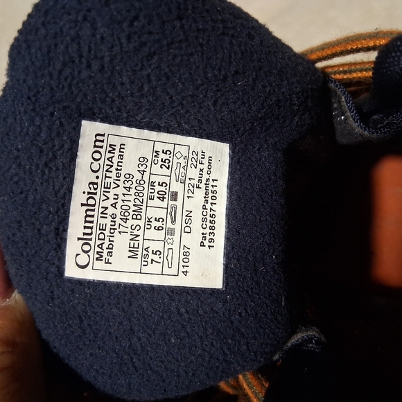 Columbia Men's Navy and Brown Boots Omni Heat Waterproof - Picture 8 of 8